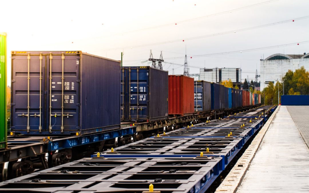 Tracking locomotives beyond cellular coverage with satellite connectivity